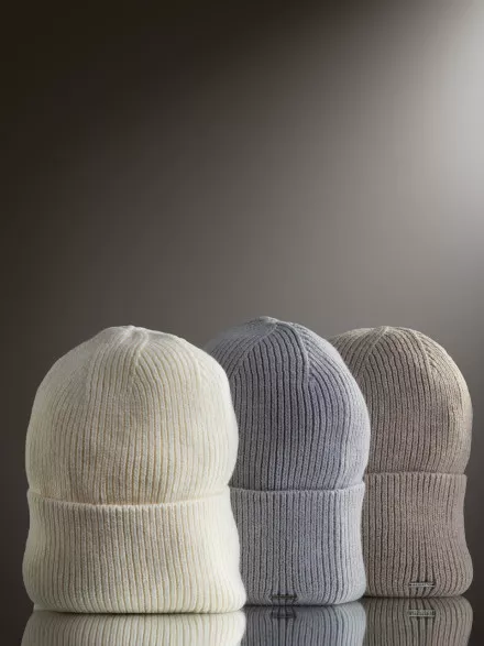 Шапка женская 12089 MARHATTER белый (56-58) Шапка женская 12089 MARHATTER белый (56-58)