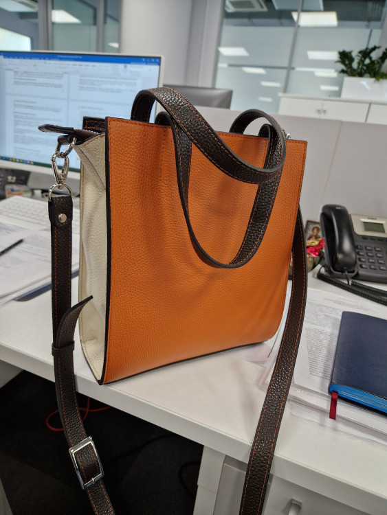 Вид спереди