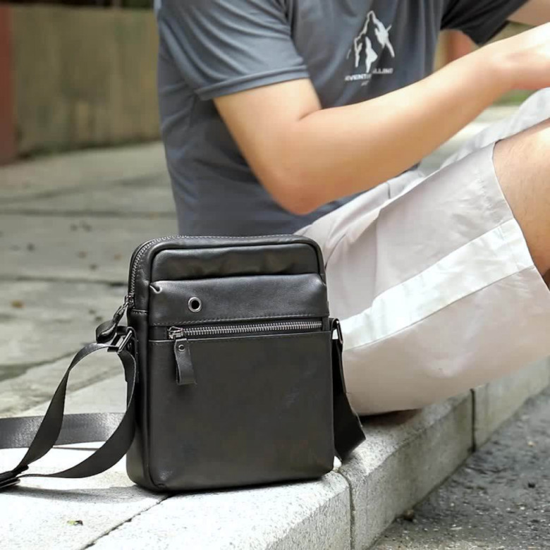 Мужская сумка через плечо 8717 чёрная Мужская сумка через плечо 8717 чёрная