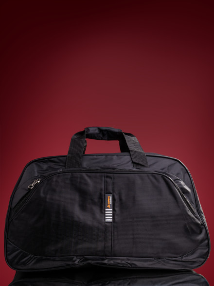 Большая мужская дорожно-спортивная сумка Jilip 3015 чёрная Большая мужская дорожно-спортивная сумка Jilip 3015 чёрная
